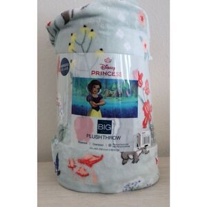 The Big One Disney Princess Snow White SuperSoft Oversized Plush Throw 5ft x 6ft
